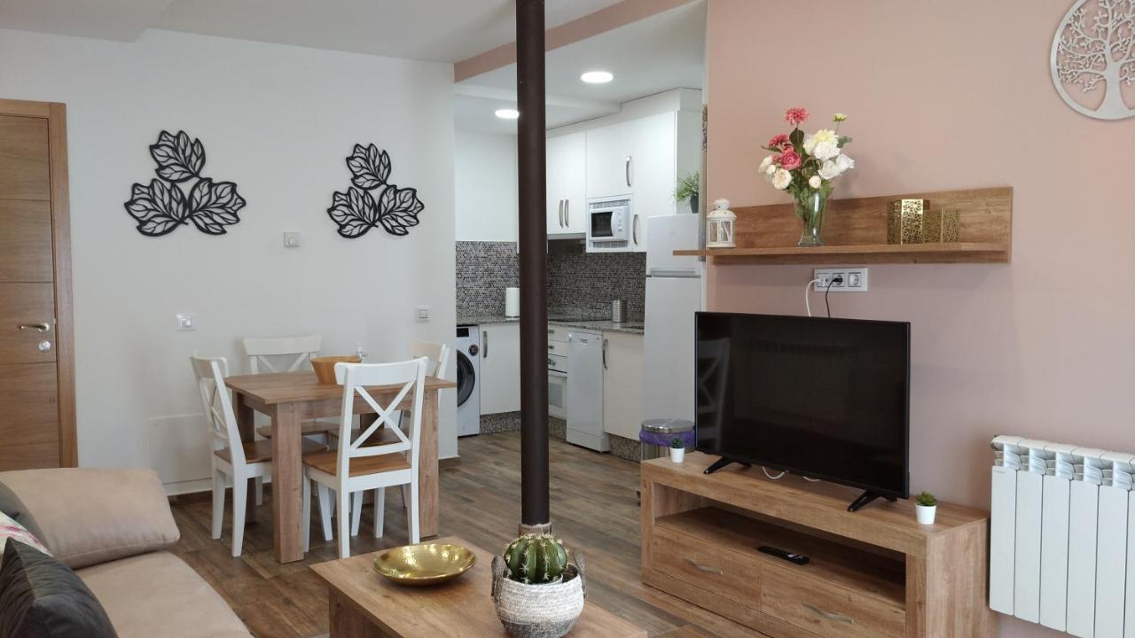 Apartamentos Turisticos Las Candelas Puebla de Sanabria Luaran gambar